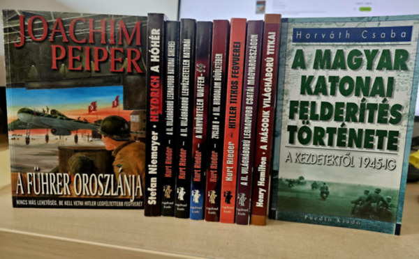 Kurt Rieder, Stefan Niemayer, V�csey Aur�l, Henry Hamilton, Horv�th Csaba Joachim Peiper - 10db II. vil�gh�bor�s k�tet, K�NYVMENT� AJ�NLAT: A F�hrer oroszl�nja+ Heydrich a h�h�r+ A II. vil�gh�bor� legnagyobb katonai sikerei+ A II. vh. legy�zhetetlen katon�i+ A k�ny�rtelen Waffen-SS+ Zyclon B+ Hitler titkos fegyverei+