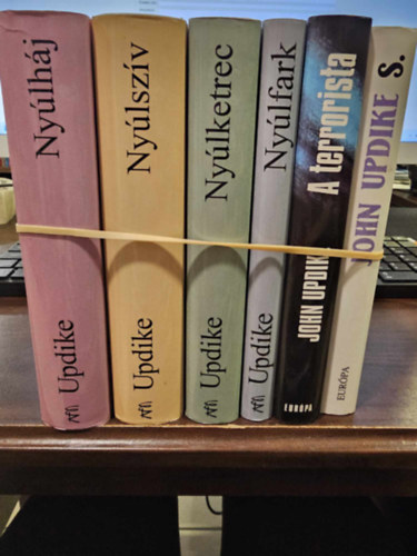 John Updike - Nylketrec + Nylszv + Nylfark + Nylhj + A terrorista+ S. (6 m) KNYVMENT AJNLAT