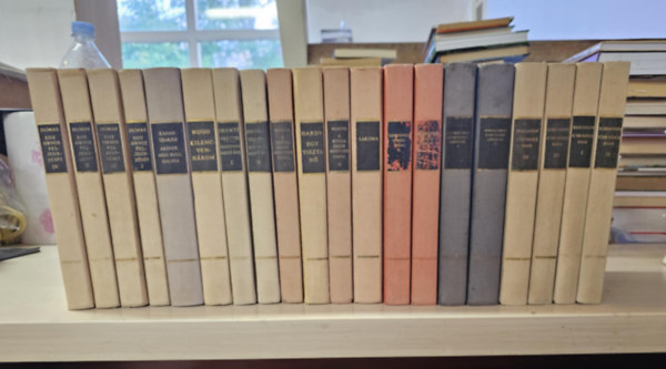 Sienkiewicz Henryk, Franz Werfel, Thomas Hardy, Charlotte Bront�, Victor Hugo, Nikosz Kazantzakisz, Alexandre Dumas Mihail Solohov - 20 k�tet a Vil�girodalom remekei sorozatb�l, 10 m�: Csendes Don I-IV+ Kereszteslovagok I-II+ T�zzel-vassal I-II+ Lakoma+ A Misza Dagh negyven napja I-II+ Egy tiszta n�+ Villette- Hastings kapit�ny I-II+ Kilencvenh�rom+ Akinek meg kell halnia+