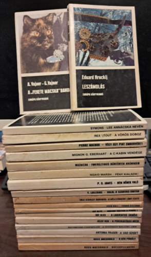 Alex Joe, Ross MacDonald, Raymond Chandler, Pierre Magnan John Ball - ---