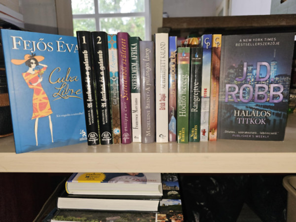 Cynthia Parker, Katrin Holland, Erich Segal, Madeleine Brent, Francesca Marciano, Philippa Carr, G�l Irepoglu, Woodiwiss E. Kathleen, Fej�s �va J. D. Robb  (Nora Roberts) - 13db romantikus k�tet, K�NYVMENT� AJ�NLAT: Hal�los titkok+ Bizalom+ Titok+ Rangrejtve+ H�d�t� herceg+ �s �jra kezd�dik az �let+ Az elfelejtett kaland+ A pillang�s l�ny+ Szerelmem, Afrika+ Az �gyas+ A farkas �s a galamb 1-2+ Cuba Libre