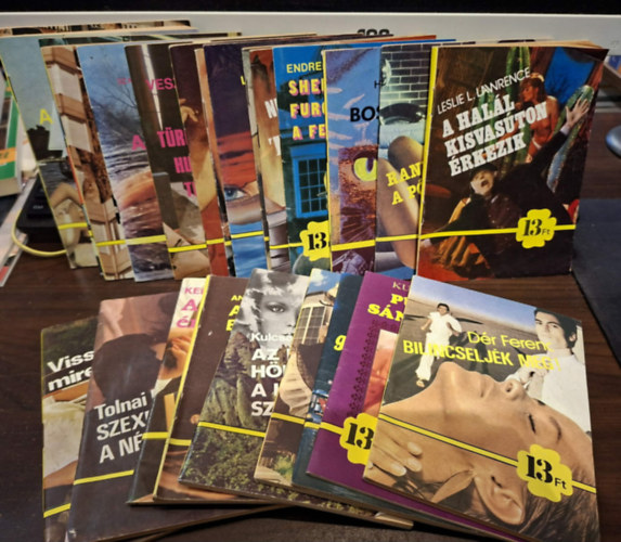 Nemere Istv�n, Polg�r Andr�s, Leslie L. Lawrence, Cz�re B�la, Tolnai K�lm�n, Veszpr�mi Mikl�s, Szab� J�zsef Jen�, Taar Ferenc, Linda Taylor, Feh�r Kl�ra, B�lya P�ter, Ku Endrei Walter - 24 db N�pszava krimi f�zetek, K�NYVMENT� AJ�NLAT: Sherlock Holmes furcsa esete a feltal�l�val, T�z�ldozat, Az arc n�lk�li holttest, A l�p lid�rce, Viperafogak �jszak�ja, M�rta rosszl�ny lett, T�relem hull�t terem, Halott a mocs�rb