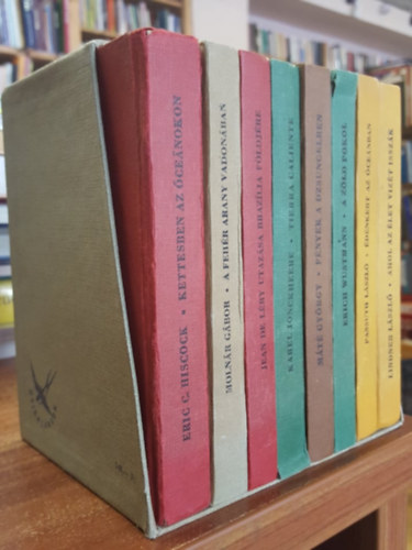 Moln�r G�bor, Karel Jonckheere, M�t� Gy�rgy, Erich Wustmann, Passuth L�szl�, Linder L�szl� Eric C. Hiscock - 8 db �tikalandok k�nyv d�szdobozban: Kettesben az �ce�nokon, A feh�r arany vadon�ban, Jean de L�ry utaz�sa Braz�lia F�ldj�re, Tierra Caliente, F�nyek a dzsungelben, A z�ld pokol, �denkert az �ce�nban, Ahol az �let viz�t issz�k