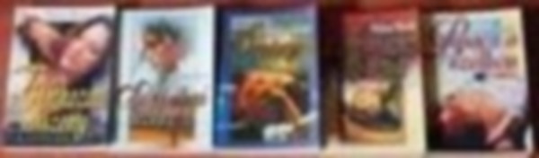 Melissa Moretti - 5 db Melissa Moretti regény:Pipacs a szélben,A szerelem virága,Elátkozott asszony,Afrikai szerető,Örvények