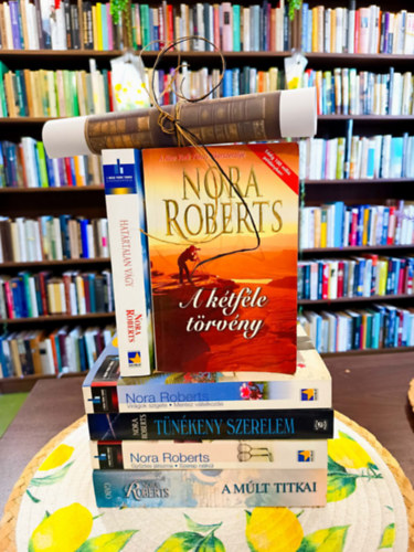 Nora Roberts - Nora Roberts könyvcsomag 6 darabos KÖNYVMENTŐ AJÁNLAT: A kétféle törvény, Határtalan vágy, Virágok szigete, Tűnékeny szerelem, Győztes játszma/ Szerep nélkül, A múlt titkai,