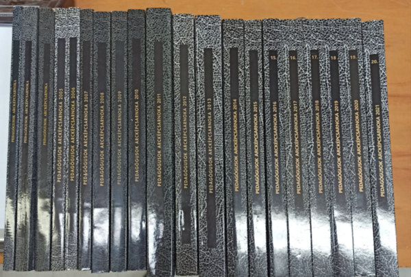 Ungv�ri J�nos (szerk.) - 18 db Pedag�gusok arck�pcsarnoka 2004-2021-ig