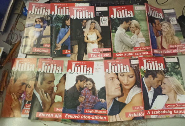 Day Leclaire, Lucy Gordon, Liz Fielding, Több szerző Alison Fraser - 10 Júlia magazin (331-340) lapszámig: Mesevilág +Eleven ajándék +Esküvő úton-útfélen +áskálódók +A szabadság kapuja +Hiába futsz előlem +Szív küldi szívnek.. +Tűz és víz +Smink nélkül +Leomló falak