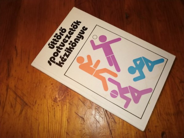 �tt�r� sportvezet�k k�zik�nyve