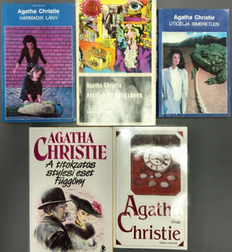 Agatha Christie - (5db) Agatha Christie krimi könyvcsomag: Harmadik lány / Rejtély az Antillákon / Úticélja ismeretlen / A titokzatos stylesi eset - Függöny (Poirot utolsó esete) / Órák