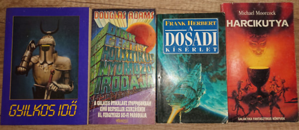 Douglas Adams, Frank Herbert, Arthur C. Clarke, Philip K. Dick Michael Moorcock - 3 sci-fi és ajándékba egy kiváló sci-fi antológia: Harcikutya, Dirk Gently holisztikus nyomozó irodája, A Dosadi kísérlet + Gyilkos idő