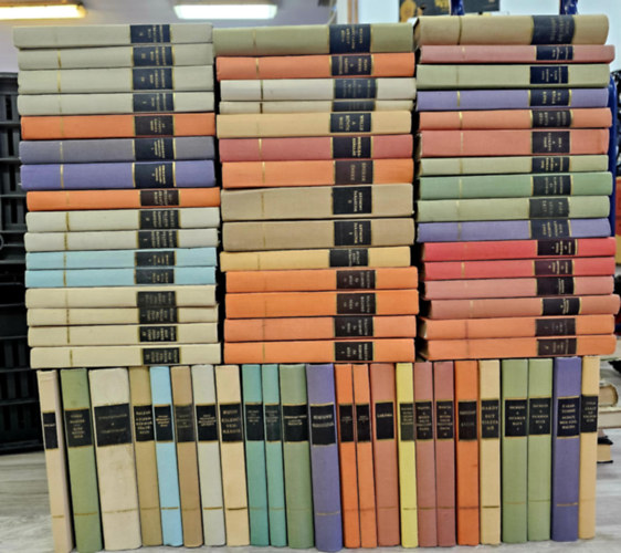 Franz Werfel, Alberto Moravia, H. G. Wells, Lev Tolsztoj, Wladyslaw Reymont, Mihail Solohov, Charlotte Bront�, Ilf-Petrov, Alexandre Dumas, Victor Hugo, Fjodor Mihajlovics Dosztojevs Thornton Wilder - 50db reg�ny, 70 k�tetben a Vil�girodalom remekei sorozatb�l, K�NYVMENT� AJ�NLAT