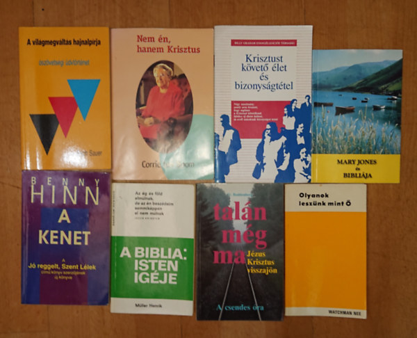 Müller Henrik, Watchman Nee, D. Boddenberg, Erich Sauer, Corrie Ten Boom Benny Hinn - 8 könyv a keresztény tanításokról: Krisztust követő élet, Nem én, hanem Krisztus, A világmegváltás hajnalpírja, Mary Jones és Bibliája, Talán még ma Jézus Krisztus visszajön, Olyanok leszünk mint Ő, A Biblia Isten igéje, A kenet
