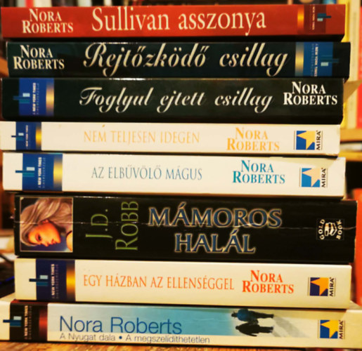 Nora Roberts - Nora Roberts k�nyvcsomag (8 k�tet)