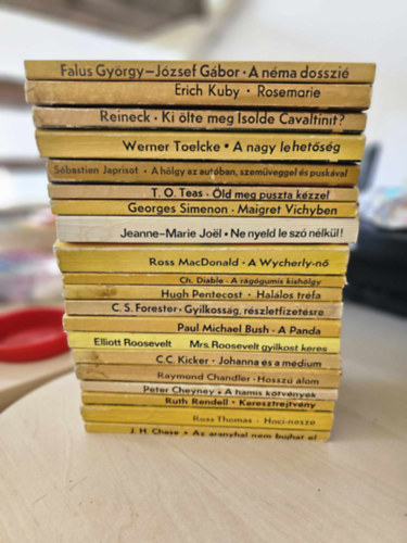 T. O. Teas, Ross MacDonald, Elliott Roosevelt, Raymond Chandler, Ruth Rendell, J. H. Chase Falus Gyrgy-Jzsef Gbor - 20db Albatrosz krimi, KNYVMENT AJNLAT: A nma dosszi, Rosemarie, Ki lte meg Isolde Cavaltinit?, A nagy lehetsg, A hlgy az autban szemveggel s puskval, ld meg puszta kzzel, Maigret Vichyben, Ne nyeld le sz nlkl, A Wy