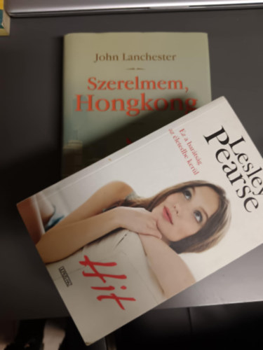 2db k�nyv:Hit+Szerelem,Honkong