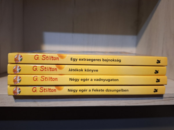 Geronimo Stilton - 4 k�tet egy�tt: Egy extraegeres bajnoks�g + J�t�kok k�nyve + N�gy eg�r a Vadnyugaton + N�gy eg�r a Fekete dzsungelben
