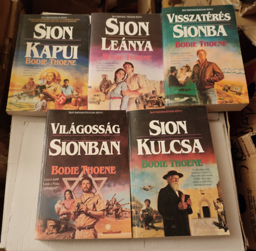 Bodie Thoene - Sion krónikái 1-5. (Sion kapui, Sion leánya, Visszatérés Sionba, Világosság Sionban, Sion kulcsa)