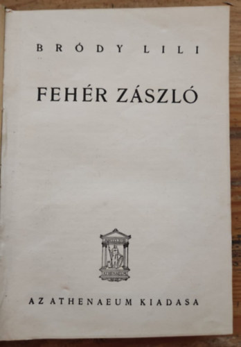 Br�dy Lili - Feh�r z�szl�