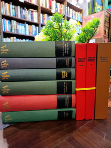 Arisztophanész, Miller-O'Neill-Hellman-Albee, August Strindberg, Aiszkhülosz Johann Jakob Grimmelshausen - Világirodalmi 8 darabos könyvcsomag: A kalandos Simplicissimus I., Arisztophanész vígjátékai, XX. századi angol drámák, Nem félünk a farkastól - Modern amerikai drámák 1-2., Drámák (Strindberg), Aiszkhülosz drámái,