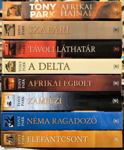 Tony Park - Tony Park k�nyvgy�jtem�ny (8 db k�nyv) / Zamb�zi, T�voli l�that�r, Elef�ntcsont, N�ma ragadoz�, A Delta, Afrikai hajnal, Afrikai �gbolt, Szafari