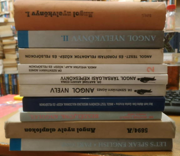 10 db Angol társalgási képeskönyv alap-, közép- és felsőfokon 1-2.; Angol nyelv közép- és felsőfokon; Angol teszt kézikönyv megoldási kulcsokkal közép- és felsőfokon; Beszéljünk angolul kazetta sorozattal; Angol nyelvkönyv I-II.