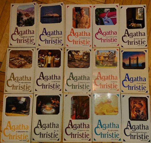 Agatha Christie - 15 db Agatha Christie krimi: �s elj� a hal�l..., A fogorvos sz�ke, �ti c�lja ismeretlen, Balh�velykem bizsereg, Herkules munk�i, No 16., A sors kapuja, A l�thatatlan k�z, A Sittaford-rejt�ly, A Listerdale-rejt�ly, A v�d tan�ja, A barna