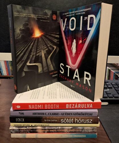Naomi Booth, Zachary Mason, Ta-mia Sansa, Arthur C. Clarke, Nemere Istv�n, Zsoldos P�ter Lavie Tidhar - 8 db-os sci-fi K�NYVMNET� AJ�NLAT: Oszama+ Bez�rulva+ Void Star+ S�t�t h�rusz+ Az �den sz�k�k�tjai+ 2061 harmadi �rodisszeia+ A holtak nem vetnek �rny�kot+ Aranybolyg�