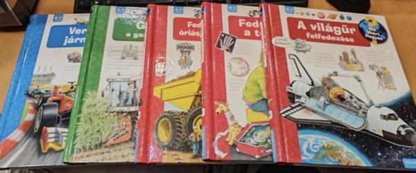 5 db Mit, miért, hogyan?: A világűr felfedezése; Fedezd fel a tested!; Fedezd fel az óriásjárműveket!;Gépek a gazdaságban; Versenyjárművek