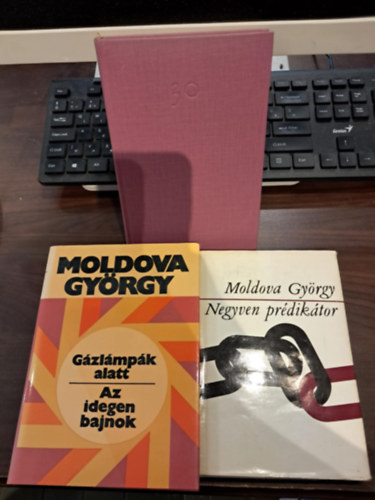 Moldova Gy�rgy - Moldova Gy�rgy (3 m�): Negyven pr�dik�tor+G�zl�mp�k alatt/Az idegen bajnok+Mandarin, a h�res vag�ny
