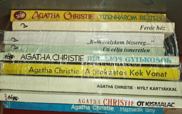 Agatha Christie - (9db) Agatha Christie knyvcsomag: Harmadik lny / t kismalac / Nylt krtykkal / A titokzatos kk vonat / Bbjos gyilkosok / ti clja ismeretlen / Balhvelykem bizsereg / Ferde hz / Tizehnhrom rejtly