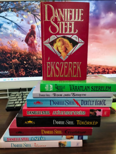 Danielle Steel - Danielle Steeel KNYVMENT AJNLAT 9 darabos. kszerek, Vratlan szerelem, Tudok mg szeretni, Derlt gbl, Az let megy tovbb, Tkrkp, Gyalzat, A sztr, Palomino
