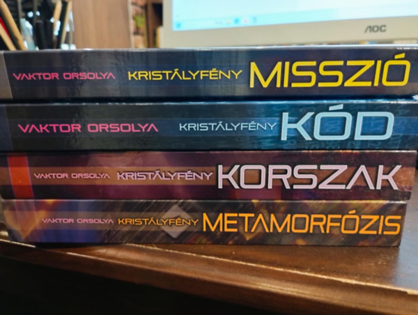 Vaktor Orsolya - KRISTLYFNY sorozat 4 rsz: Misszi, Kd, Korszak, Metamorfzis