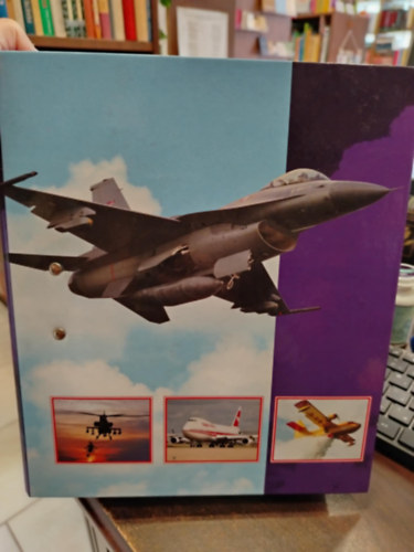 A vil�g rep�l�g�pei (1 db. lef�z�mappa, 16 kateg�ri�val)