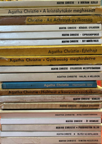 Agatha Christie - Agatha Christie krimi k�nyvek 19 db