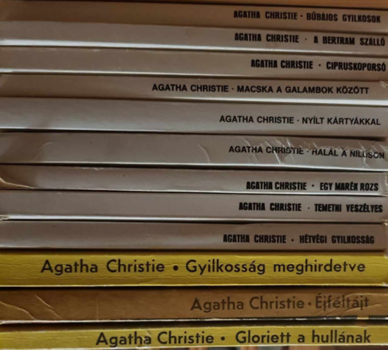 Agatha Christie - 12 db Agatha Christie ktet: Bbjos gyilkosok, A Bertram szll, Gyilkossg az Orient expresszen, A kristlytkr meghasadt, Nemezis, Az abc-gyilkossgok, t kismalac, Mrs. McGinty halott, A Paddington  16.50, A titokzatos stylesi eset