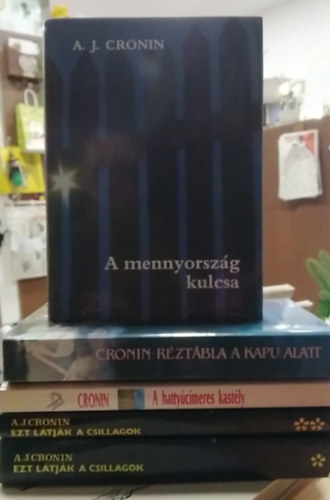 A. J. Cronin - 4 db-os K�NYVMENT� AJ�NLAT, Cronin: Ezt l�tj�k a csillagok I-II.+ A hatty�c�meres kast�ly+ R�zt�bla a kapu alatt+ A mennyorsz�g kulcsa
