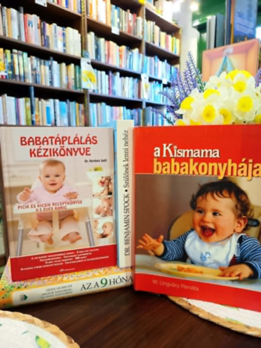 Dr. Heidi Murkoff Kerekes Judit - Arlene Eisenberg - Benjamin Dr. Spock, Ungv�ry Ren�ta Sandee Hathaway - Baba- mama k�nyvcsomag 4 darabos K�NYVMENT� AJ�NLAT: Babat�pl�l�s k�zik�nyve - Picik �s kicsik receptk�nyve 0-3 �ves korig, Az a 9 h�nap, Sz�l�nek lenni neh�z, A kismama babakonyh�ja