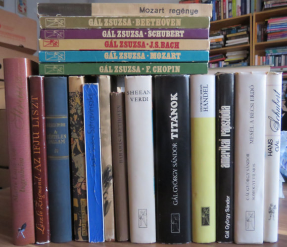Somogyi Vilmos, Hans Gál, Balassa Imre, Gál Zsuzsa, Szentkuthy Miklós, Vincent Sheean, Barabás Tibor, Fodor András, Keszi Imre, László Zsigmond, Marie Luise Von Ingenheim Gál György Sándor: - 19 db zenei könyv - zeneszerzők élete (Gershwin, Strauss, Schubert, Mozart, Beethoven, Bach, Chopin, Händel, Verdi, Sztravinszkij, Wagner, Offenbach)