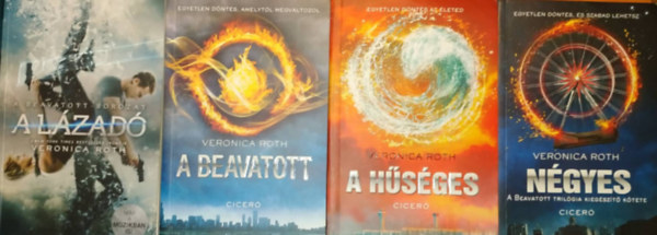 Veronica Roth - Ngyes + A beavatott + A lzad + A hsges