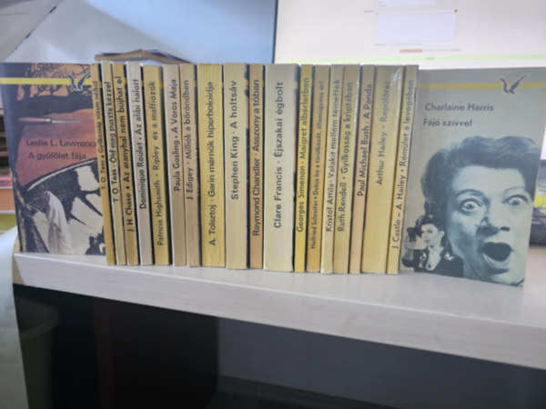 T. O. Teas, James Hadley Chase, Dominique Roulet, Patricia Highsmith, PAula Gosling, J. Edigey, Alekszej Tolsztoj, Stephen King, Raymond Chandler, Clare Francis, Georges Simenon, H Leslie L. Lawrence - 20db Albatrosz krimi, KNYVMENT AJNLAT: A gyllet fja+ Gyilkossg nlkl+ ld meg puszta kzzel+ Az aranyhal nem bjhat el+ Az alibi halott+ Ripley s a maffizok+ A Vrs Maja+ Millik a brndben+ Garin mrnk hiperboloidja
