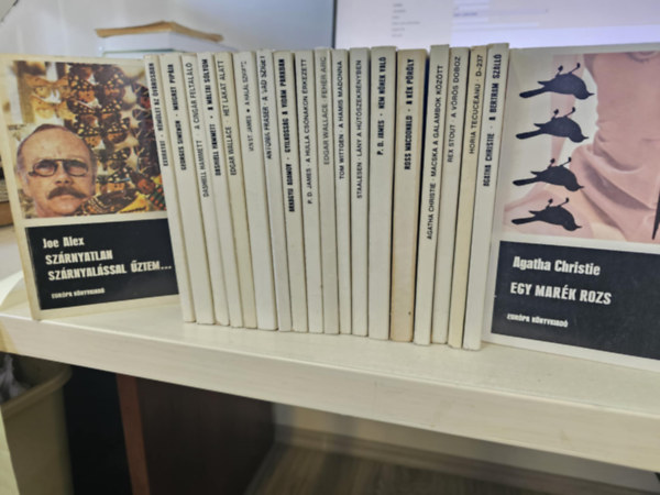 Exbrayat, Georges Simenon, Dashiell Hammett, Edgar Wallace, Ian St. James, Antonia Fraser, Arkagyij Adamov, P. D. James, Tom Wittgen, Gunnar Staalesen, Ross MacDonald, Agatha Christie, Rex S Joe Alex - 20db Eurpa krimi, KNYVMENT AJNLAT: Szrnyatlan szrnyalssal ztem+ Rmlet az vrosban+ Maigret pipja+ A cingr feltall+ A mltai slyom+ Ht lakat alatt+ A hall szigete+ A vad sziget+ Gyilkossg a vidm parkban+ A hul