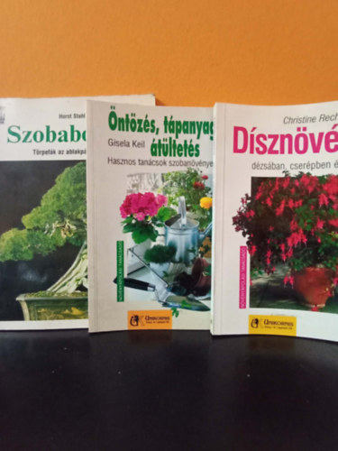 Christine Recht, Gisela Keil, Horst Stahl - 3 db. n�v�nyekkel foglalkoz� kiadv�ny: Szobabonsai - T�rpef�k az ablakp�rk�nyon, �nt�z�s, t�panyagp�tl�s, �t�ltet�s, D�szn�v�nyek d�zs�ban, cser�pben �s l�d�ban