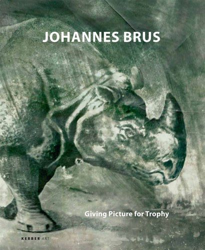 Johannes Brus Giving Picture for Trophy