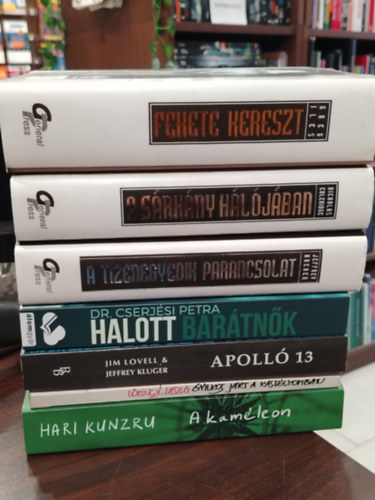 Nicholas Coleridge, Archer Jeffrey, Dr. Cserjési Petra, Lovell, Jim-Kluger, Jeffrey, Lőrincz L. László Greg Iles - KÖNYVMENTŐ AJÁNLAT, 7 DB. Szórakoztató irodalom. Fekete kereszt (Világsikerek), A sárkány hálójában, A tizenegyedik parancsolat, Halott barátnők, Apolló 13, Gyilkos járt a kastélyomban