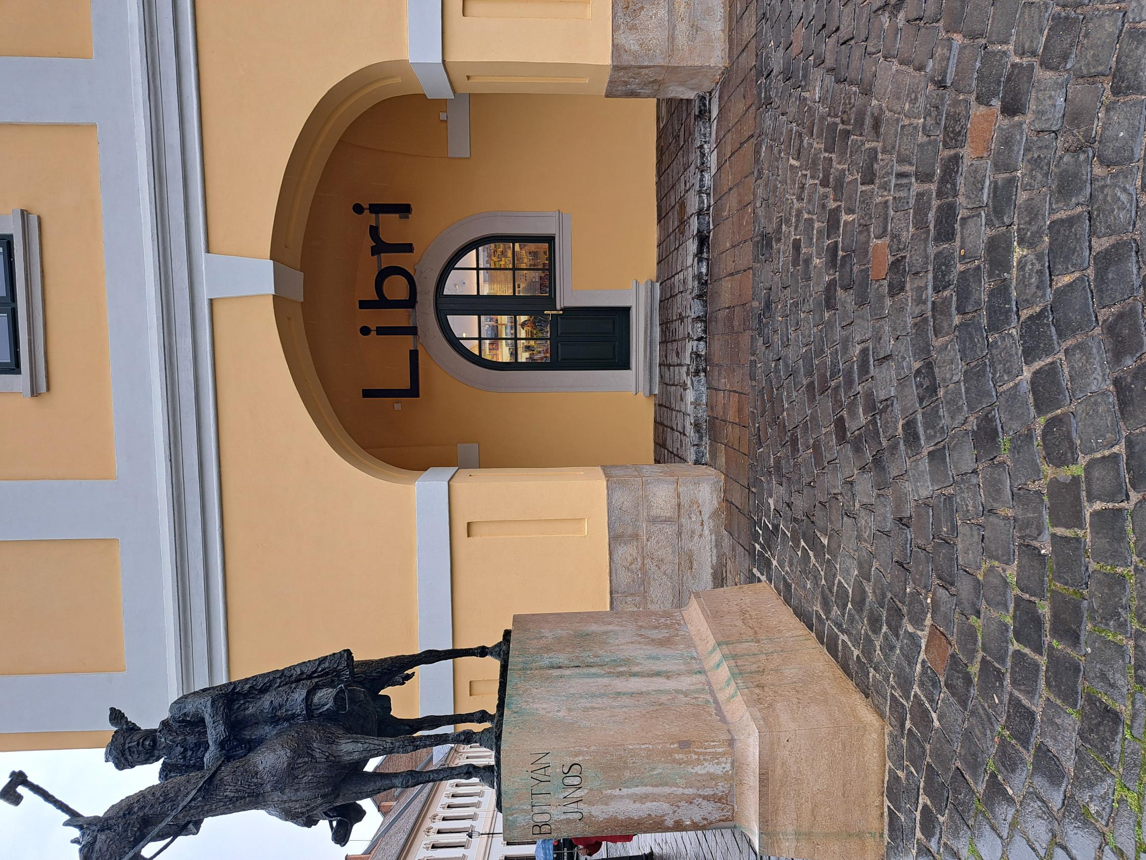 Esztergom K�nyvesbolt
